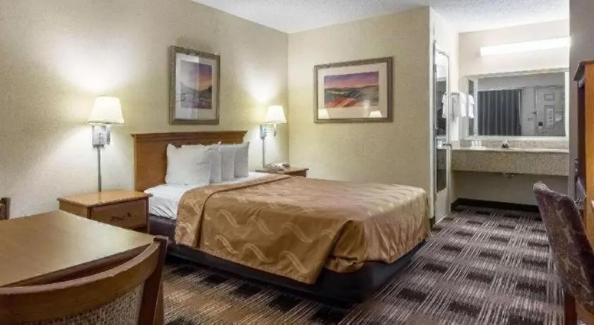 Bed in Quality Inn Oakwood - Gainesville
