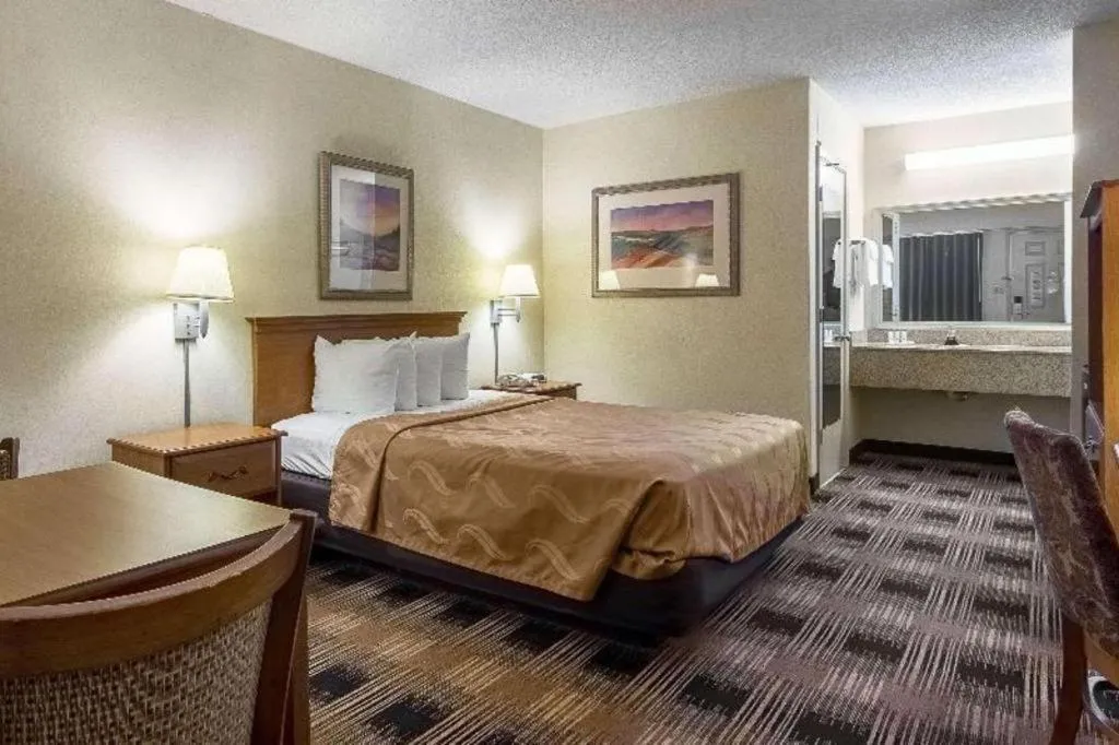 Bed in Quality Inn Oakwood - Gainesville