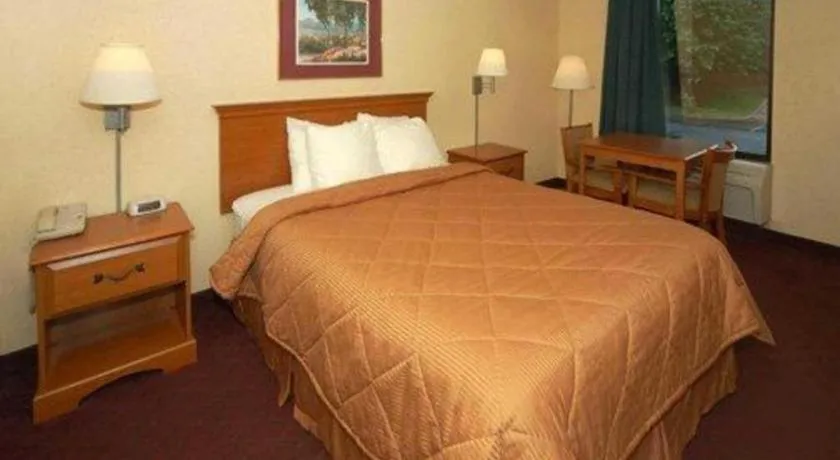 Bed in Quality Inn Oakwood - Gainesville