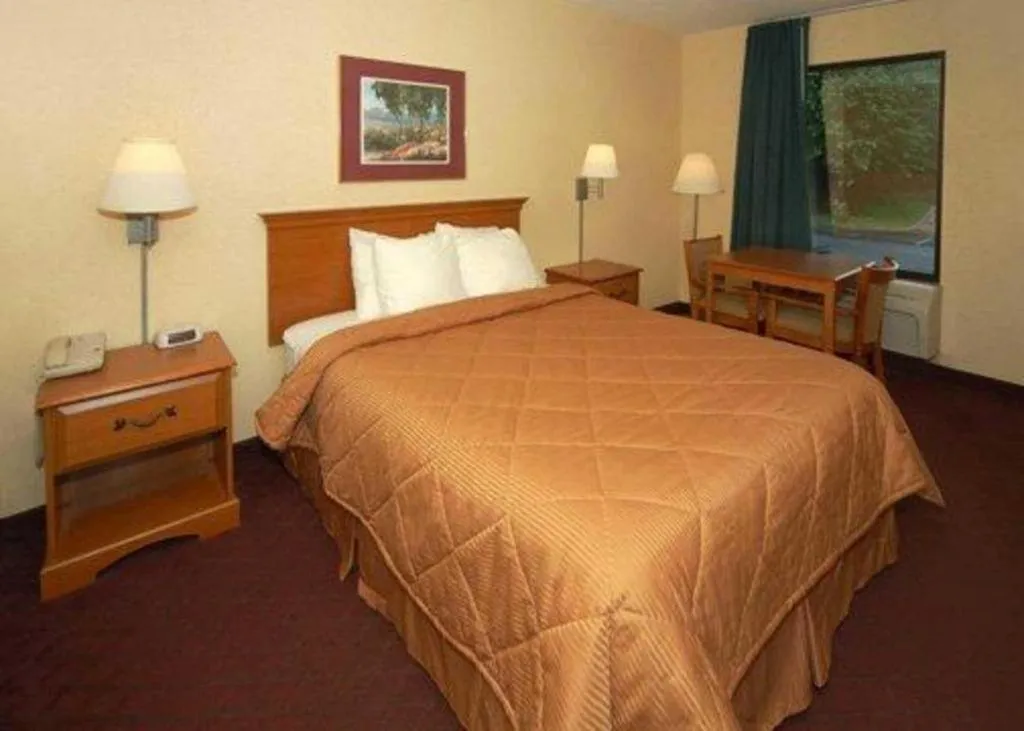 Bed in Quality Inn Oakwood - Gainesville
