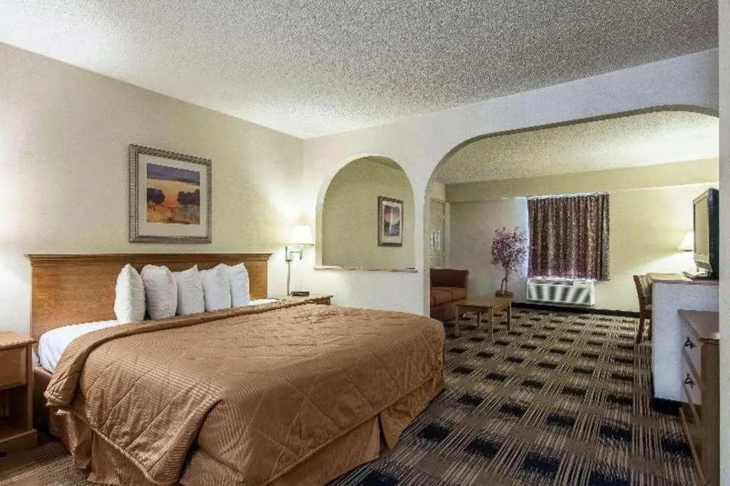 Bed in Quality Inn Oakwood - Gainesville