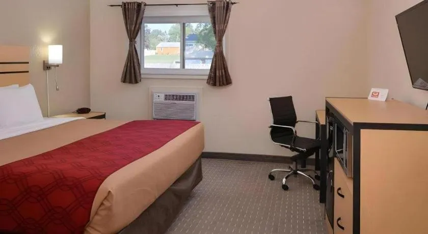 Bed in Econo Lodge Rochester I-90 & I-390