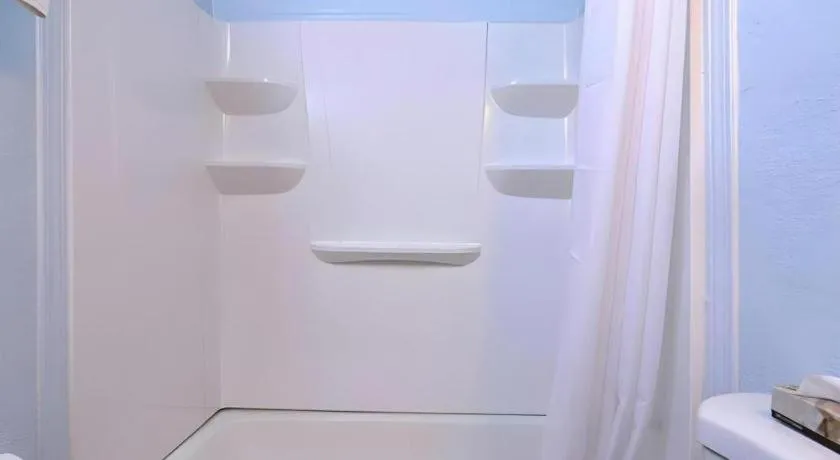 Econo Lodge Rochester I-90 & I-390