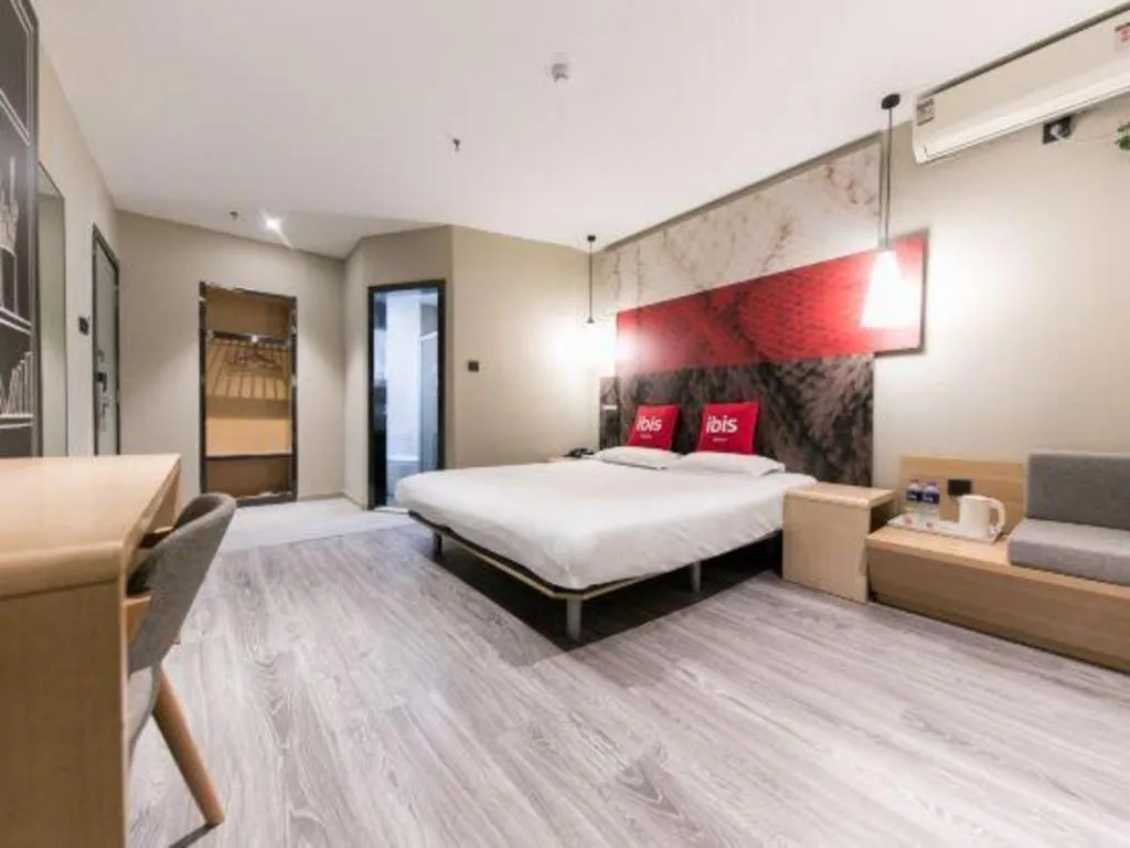 Bed in Ibis Nantong Qingnian