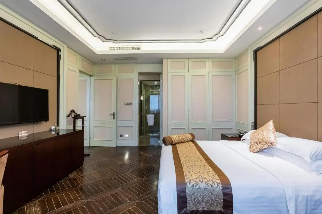 Bed in Jiuhua Jin Jiang International Hotel