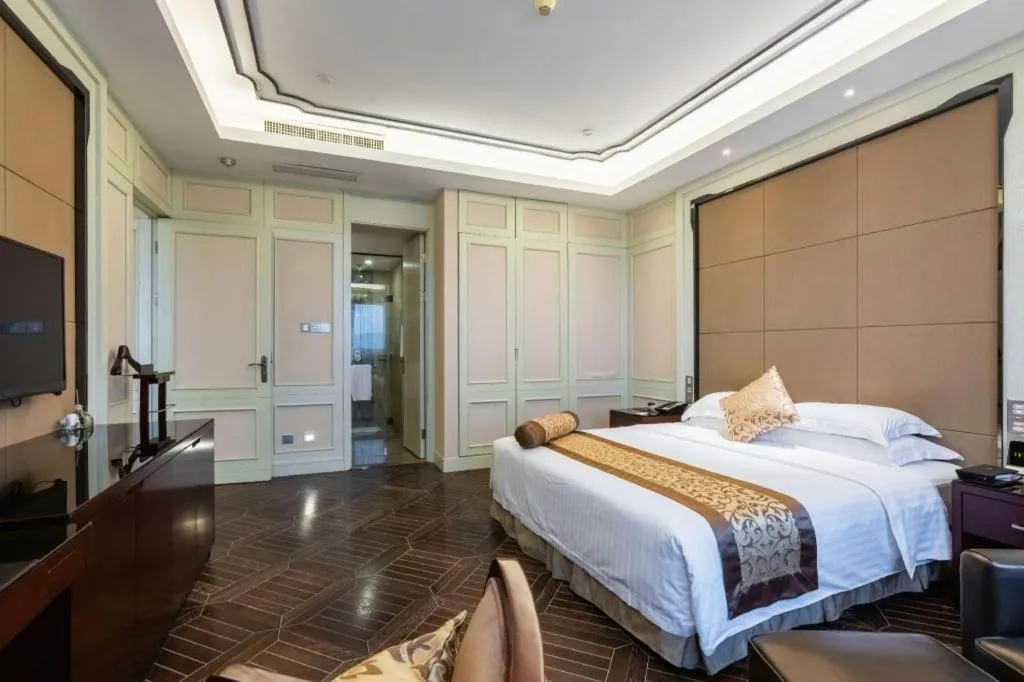 Bed in Jiuhua Jin Jiang International Hotel