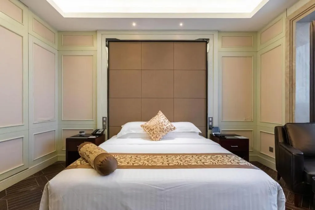 Bed in Jiuhua Jin Jiang International Hotel