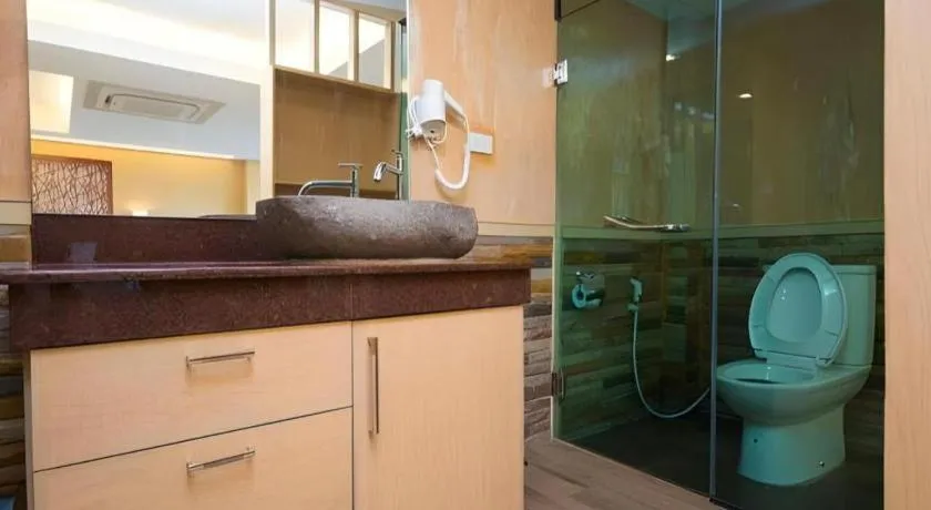 Phi Phi Nice Beach Hotel Hip