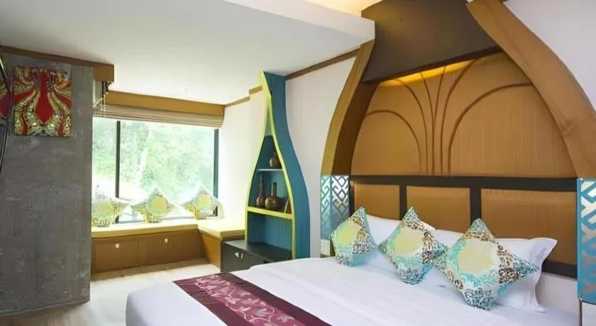 Bed in Phi Phi Nice Beach Hotel Hip