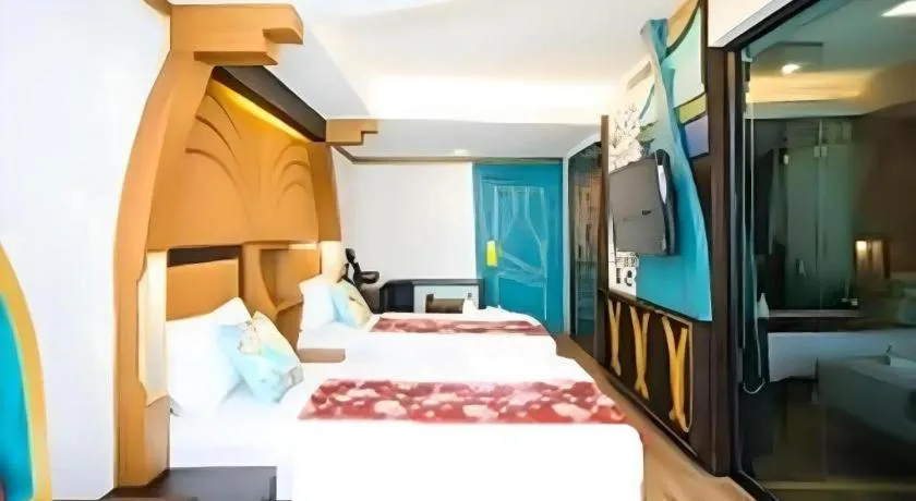 Bed in Phi Phi Nice Beach Hotel Hip