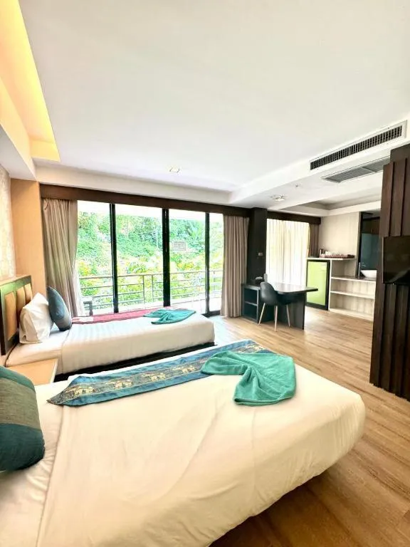 Bed in Phi Phi Nice Beach Hotel Hip