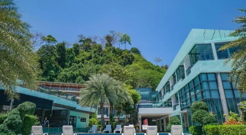 Phi Phi Nice Beach Hotel Hip