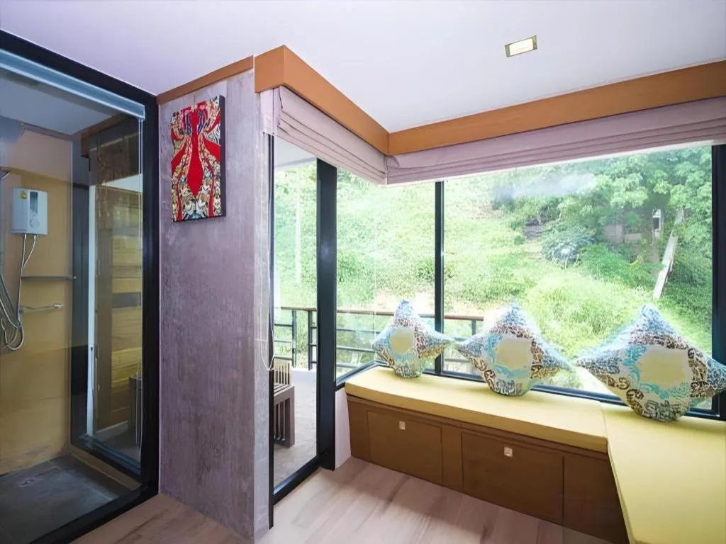 Phi Phi Nice Beach Hotel Hip