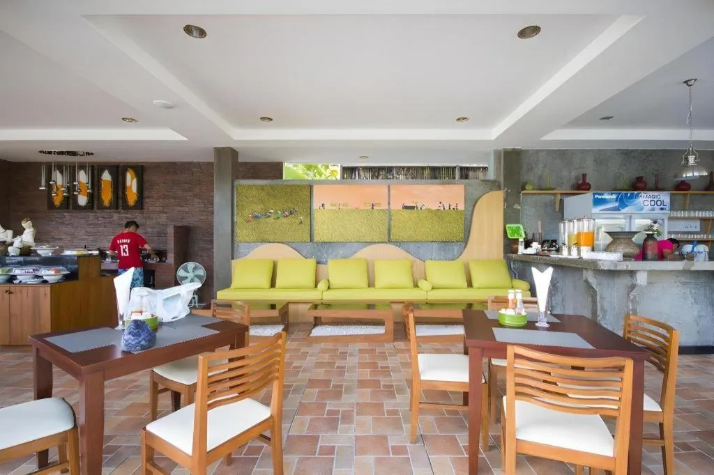 Phi Phi Nice Beach Hotel Hip