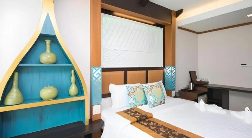 Phi Phi Nice Beach Hotel Hip