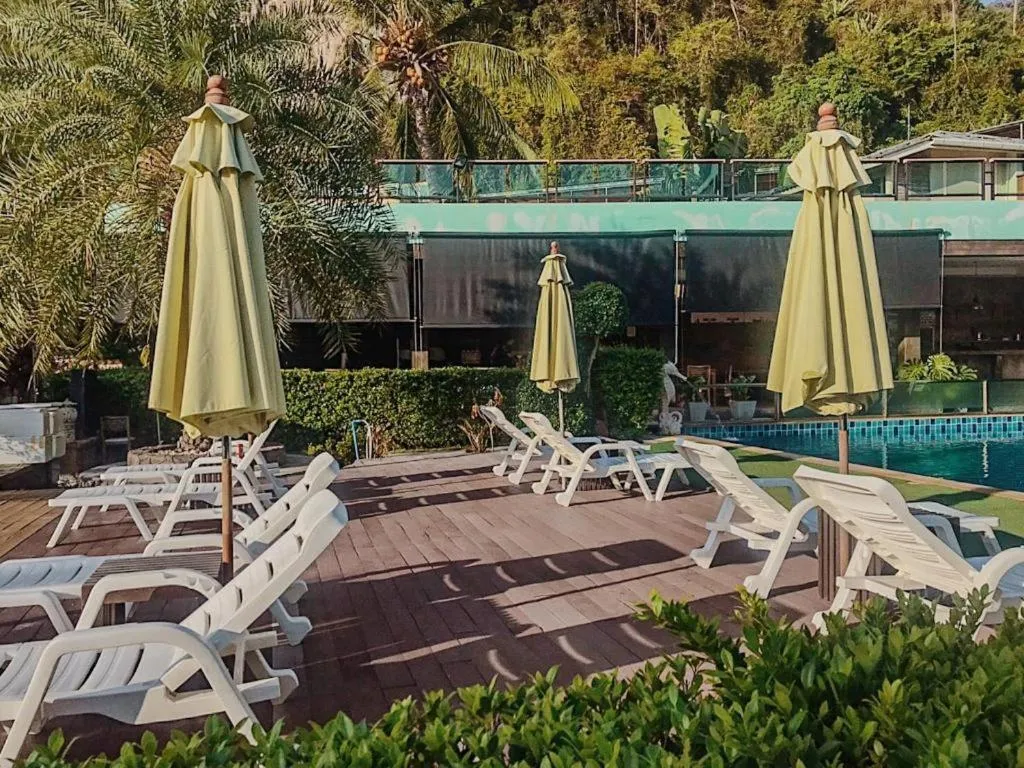 Phi Phi Nice Beach Hotel Hip