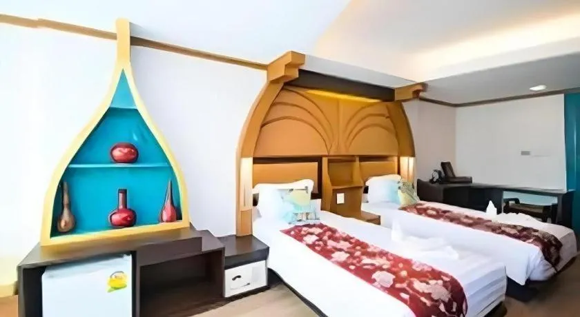 Bed in Phi Phi Nice Beach Hotel Hip