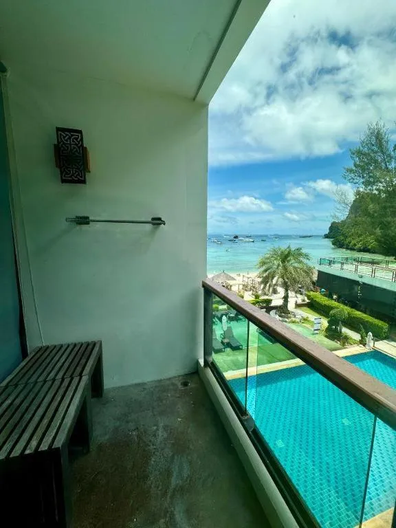 Phi Phi Nice Beach Hotel Hip