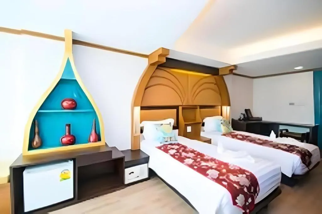 Bed in Phi Phi Nice Beach Hotel Hip