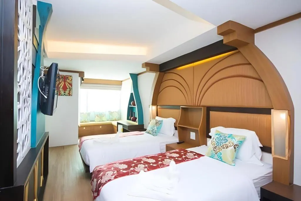 Bed in Phi Phi Nice Beach Hotel Hip