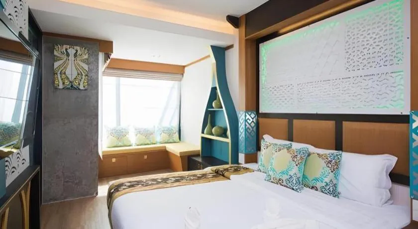 Bed in Phi Phi Nice Beach Hotel Hip