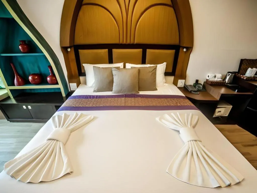 Bed in Phi Phi Nice Beach Hotel Hip