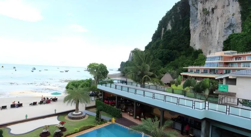 Phi Phi Nice Beach Hotel Hip
