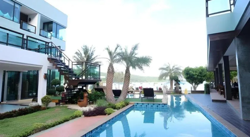 Phi Phi Nice Beach Hotel Hip