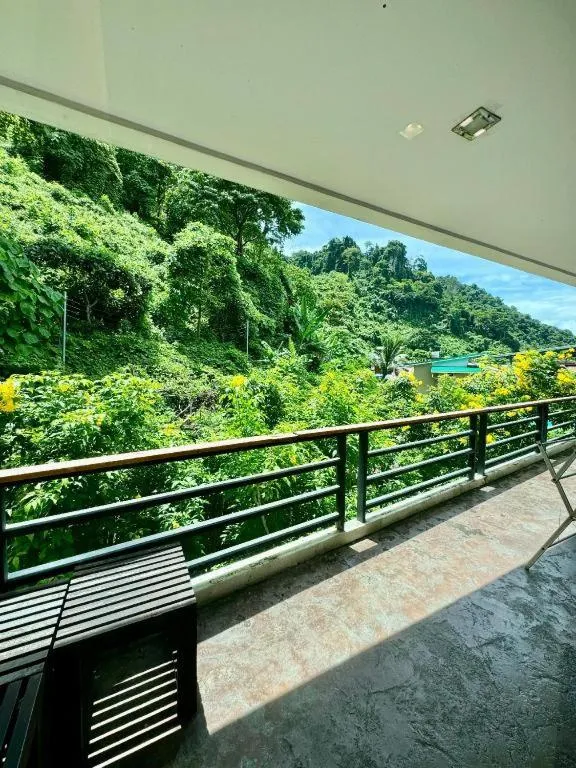 Phi Phi Nice Beach Hotel Hip