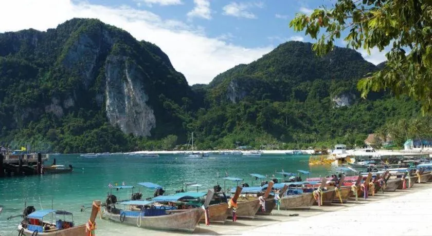 Phi Phi Nice Beach Hotel Hip