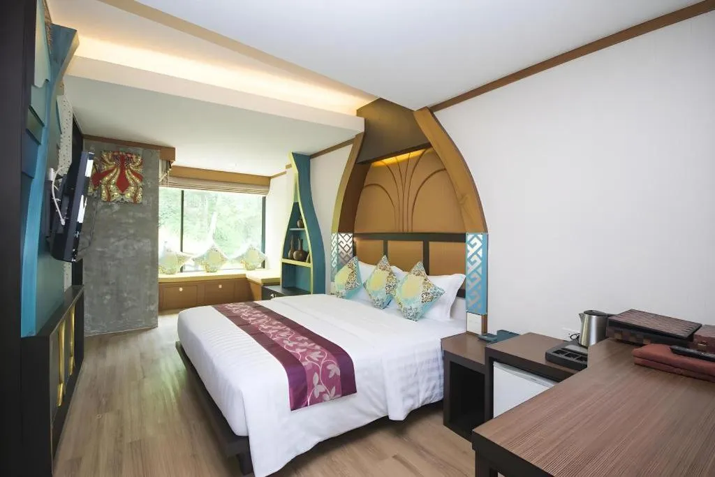 Bed in Phi Phi Nice Beach Hotel Hip