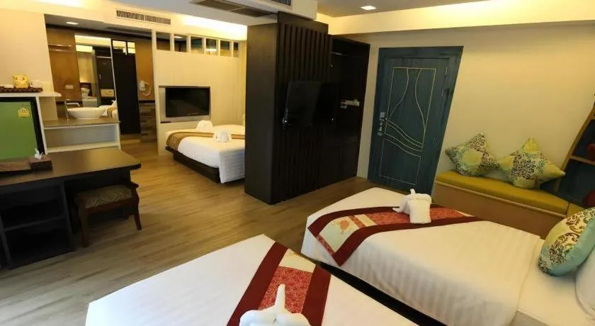 Bed in Phi Phi Nice Beach Hotel Hip