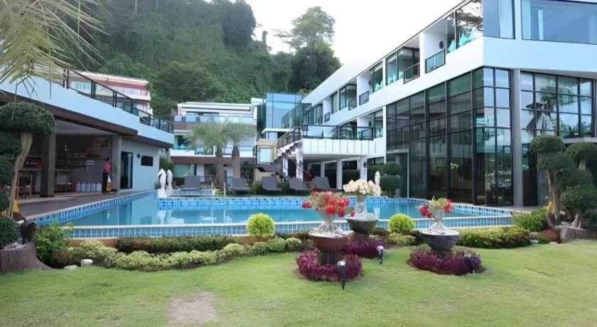 Phi Phi Nice Beach Hotel Hip