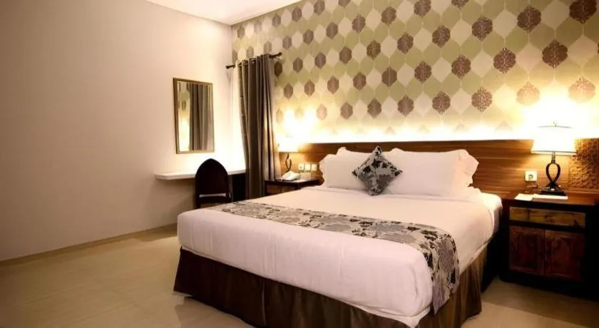 Bed in Grand Amira Hotel Solo, Azana Hotels Collection