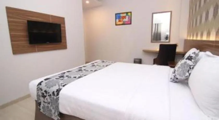 Bed in Grand Amira Hotel Solo, Azana Hotels Collection