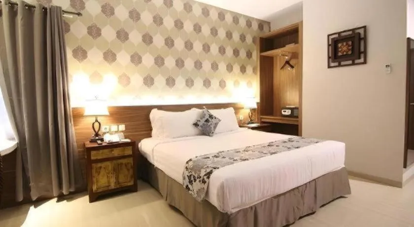 Bed in Grand Amira Hotel Solo, Azana Hotels Collection