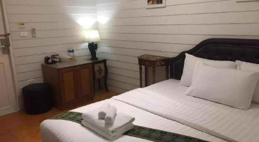 Ban Thungdang Housetel Bangkok