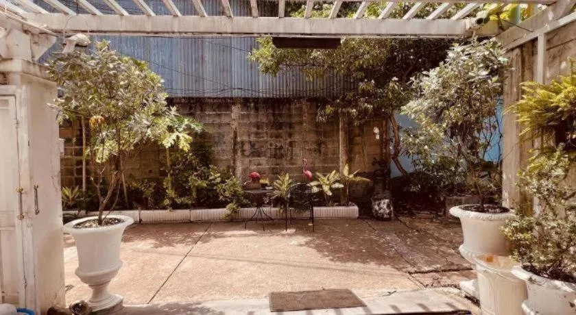 Ban Thungdang Housetel Bangkok