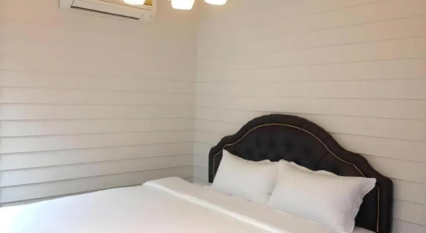 Ban Thungdang Housetel Bangkok