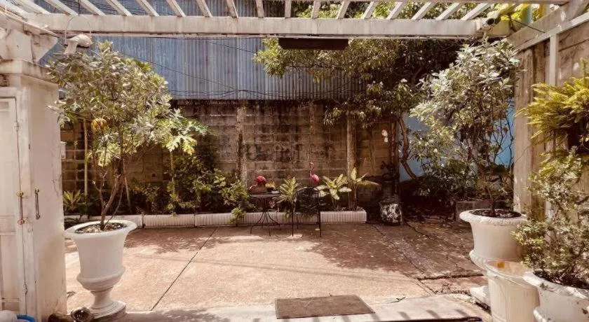 Ban Thungdang Housetel Bangkok