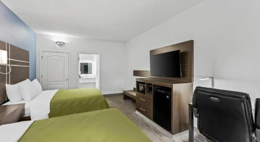 Bed in Quality Inn & Suites Rio Grande City