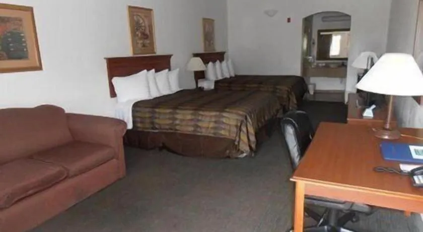 Bed in Quality Inn & Suites Rio Grande City