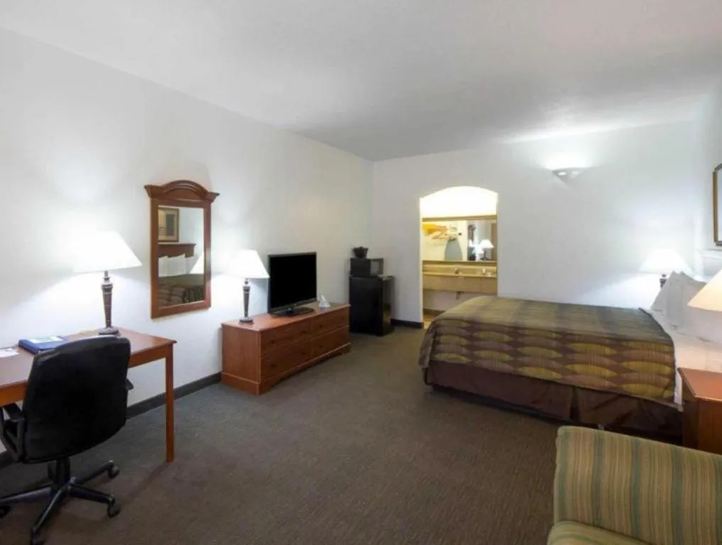 Bed in Quality Inn & Suites Rio Grande City