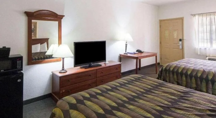 Bed in Quality Inn & Suites Rio Grande City