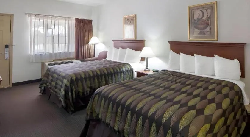 Bed in Quality Inn & Suites Rio Grande City