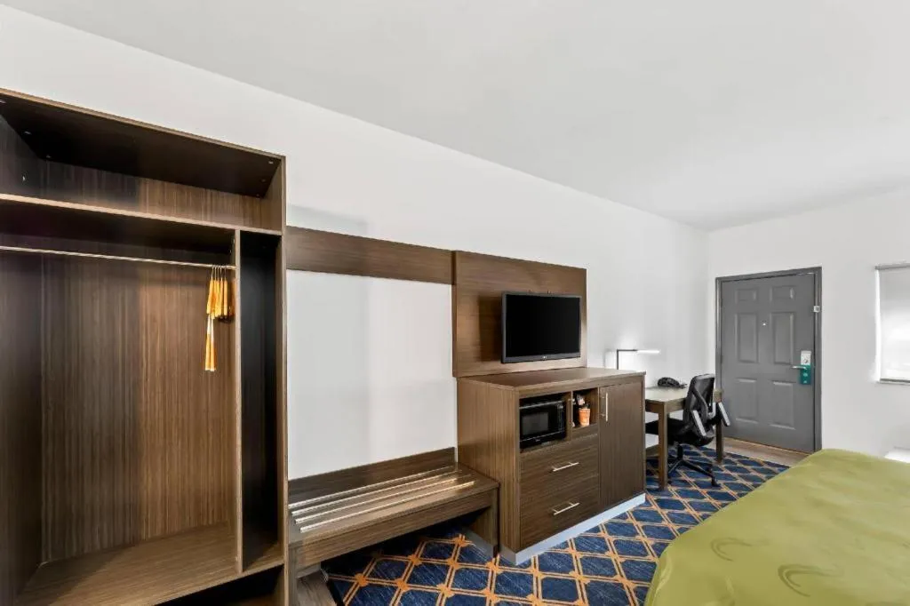 Bed in Quality Inn & Suites Rio Grande City