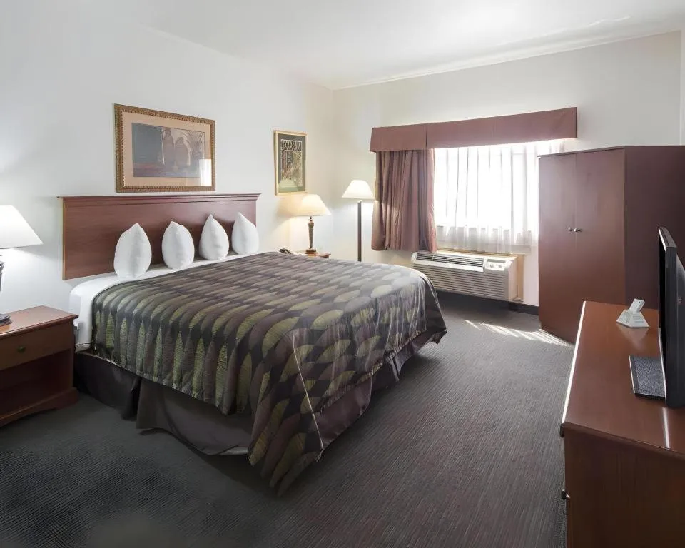 Bed in Quality Inn & Suites Rio Grande City
