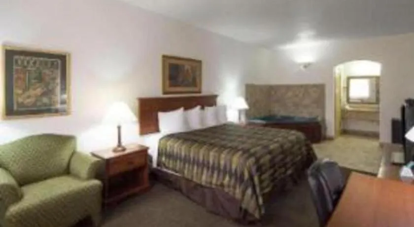 Bed in Quality Inn & Suites Rio Grande City