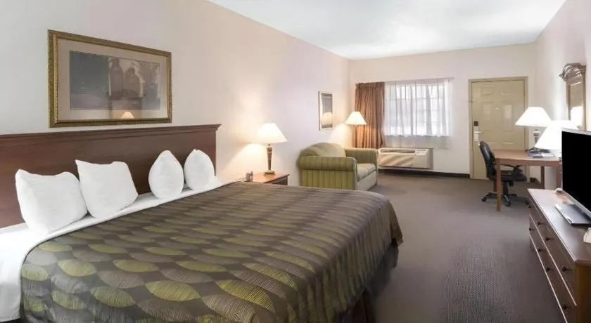 Bed in Quality Inn & Suites Rio Grande City