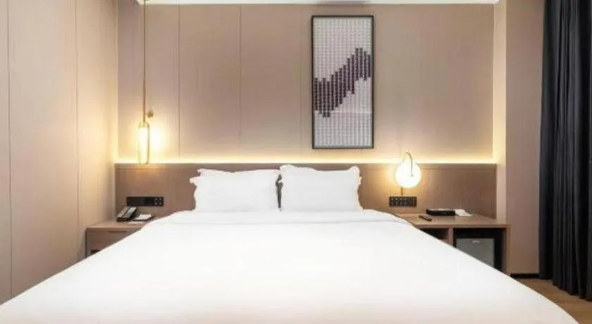 Bed in Lavande Hotel Guangzhou Financial City Tianhe Park Metro Station